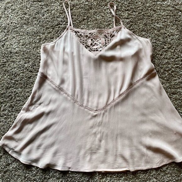 23-NWT EXPRESS Hi Neck Lace Cami, Truffle Pink - Picture 7 of 11